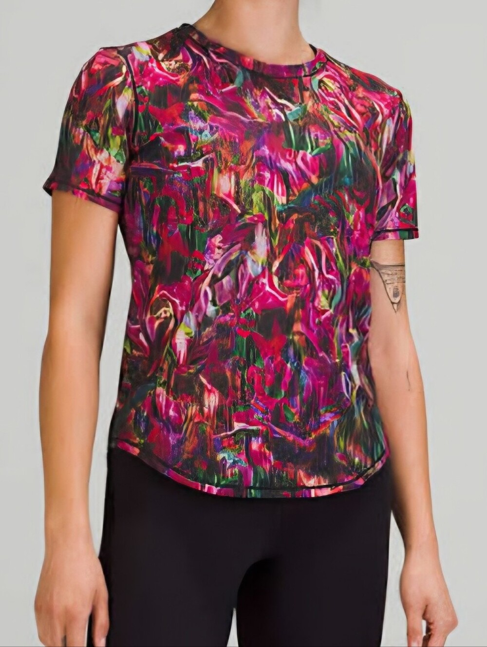 NWOT!! Lululemon Women’s Short Sleeve Floral Sculpt Top SZ 8